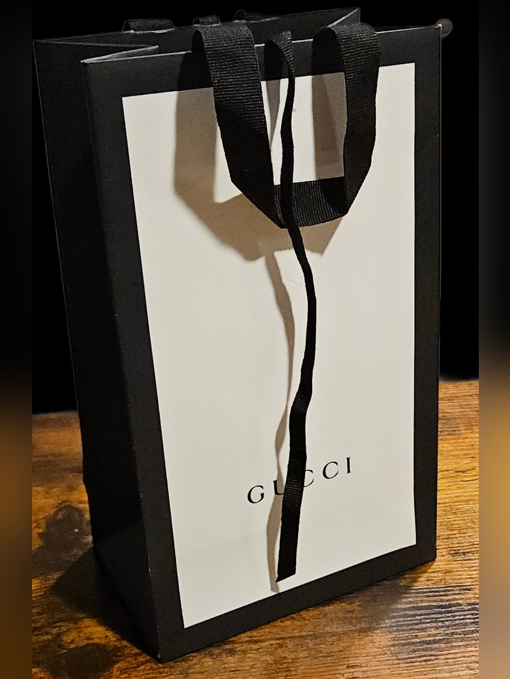 NEW Gucci White Black Medium Paper Shopping Gift Bag Ribbon Handles Bow Closure